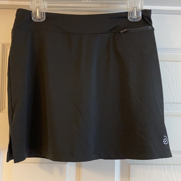 Athletic skort by “be inspired”- black size small -elastic waist with key pocket - Picture 2 of 9